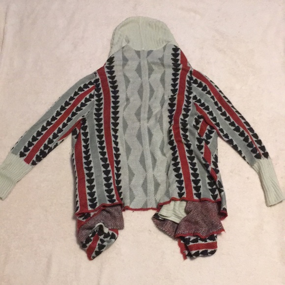 Geometric knit sweater, red white & grey triangles - Picture 4 of 4